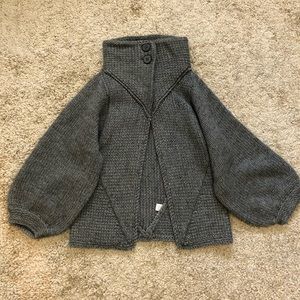 Sweater/cardigan/poncho